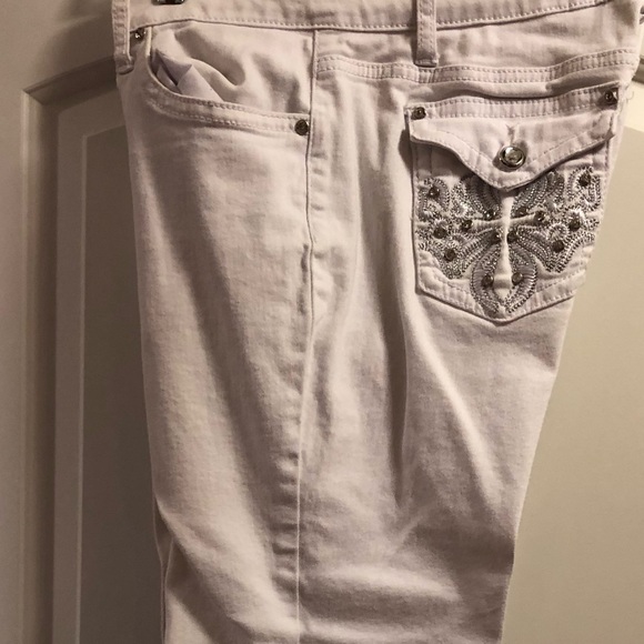 Capris - Picture 6 of 8